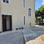Apartment Tina *